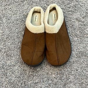 Men’s Dearfoams slippers size 11-12